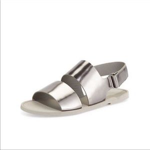 Metallic leather sandal